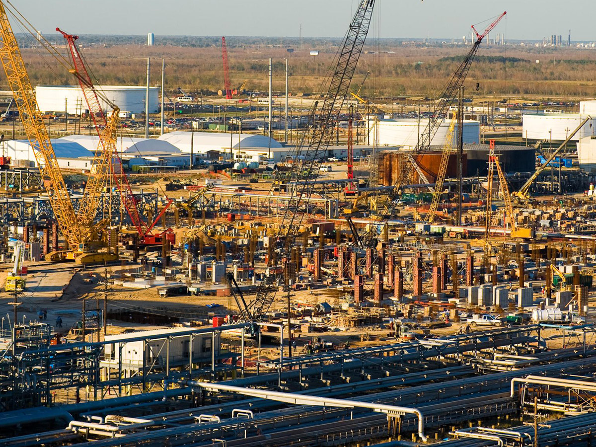 154 Hybrid Light Towers and $3.5M Projected Savings at Port Arthur LNG